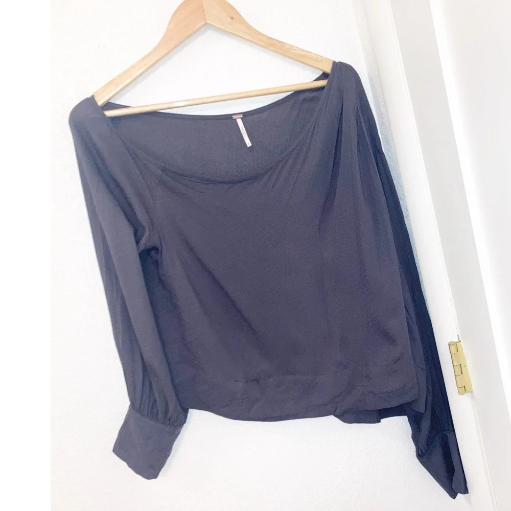 FREE PEOPLE Justina Single Shoulder Blouse Charcoal Blue Grey SZ: Medium - Picture 3 of 11